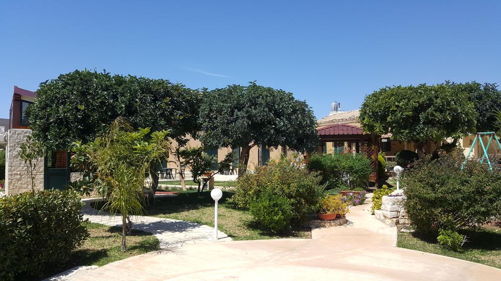 Alla Corte Di Nonna Maria Villa Pozzallo Kültér fotó
