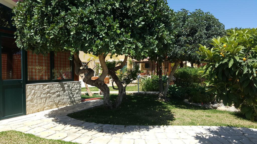 Alla Corte Di Nonna Maria Villa Pozzallo Kültér fotó