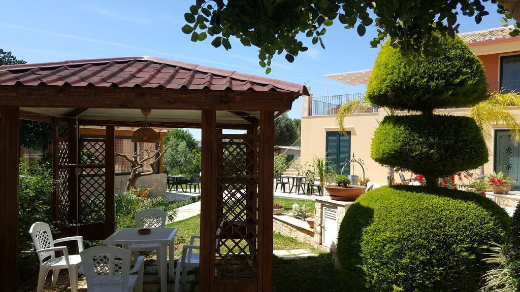 Alla Corte Di Nonna Maria Villa Pozzallo Kültér fotó