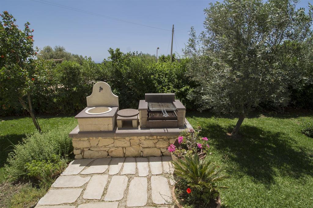 Alla Corte Di Nonna Maria Villa Pozzallo Kültér fotó